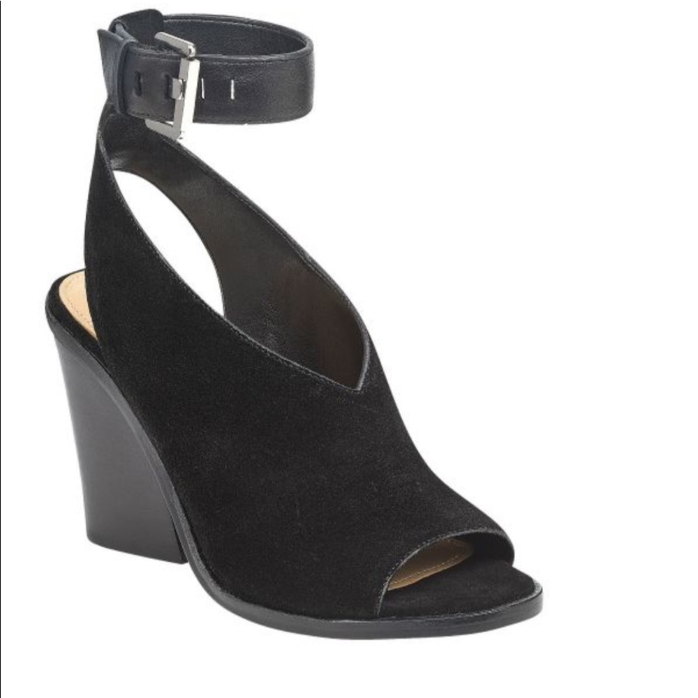 Marc Fisher LTD Vidal Peep Toe City Sandal!